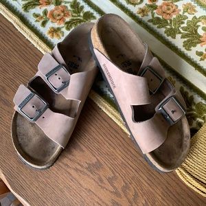 Birkenstock tan/pink women’s sandals